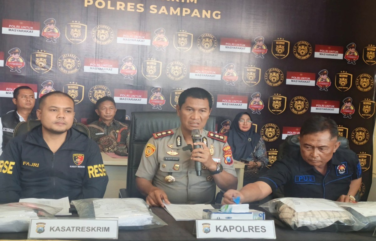 Rilis penangkapan tersangka kekerasan seksual di Kabupaten Sampang, Madura.